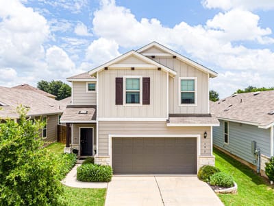Living area at 192 Spotted Rail RDG - 3 bed 2 bath home