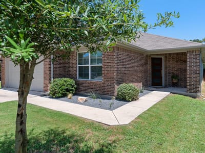 Property photo 3 at 19304 Great Falls DR - 4 bed 2 bath home