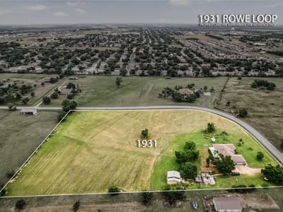 Property photo 3 at 1931 Rowe LOOP - 4 bed 2 bath home