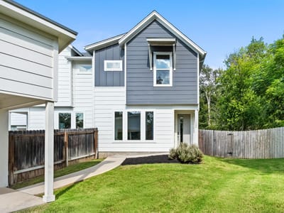 Property photo 4 at 1932 Bunche RD Unit #B - 3 bed 2 bath home