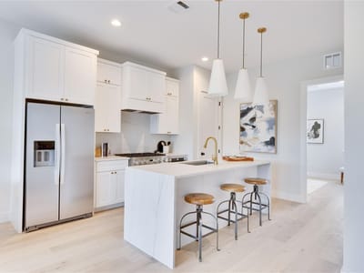 Photo 4 of 40 at 1937 E 38th 1/2 ST Unit #A - 3 bed 3 bath home