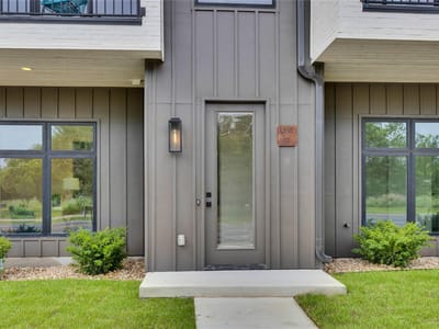 Photo 4 of 38 at 1937 E 38th 1/2 ST Unit #B - 3 bed 3 bath home