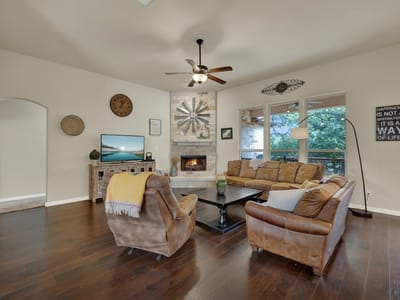 Property photo 3 at 1937 Hunters Cv - 4 bed 3 bath home
