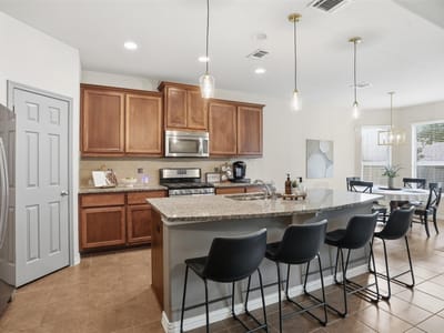 Primary bedroom at 1937 Kempwood LOOP - 5 bed 4 bath home