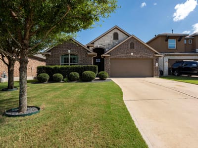 Living area at 194 Sugar CRK - 3 bed 3 bath home