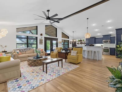 Kitchen at 1940  Williams Lakeshore Dr - 6 bed 4 bath home