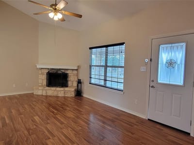 Property photo 2 at 195 Cardinal DR - 3 bed 2 bath home
