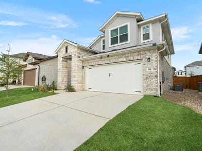 Living area at 195 White Horses DR - 3 bed 2 bath home