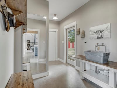 Bathroom at 196 Milam LN - Higgins Add, Bastrop, TX