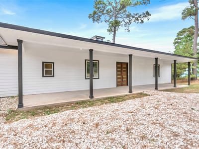 Primary bedroom at 197 S Buckhorn Dr - 4 bed 2 bath home