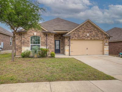 Living area at 19720 Wt Gallaway ST - 3 bed 2 bath home