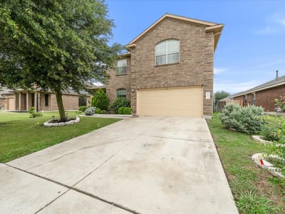 Living area at 19909 Harrier Flight TRL - 5 bed 2 bath home