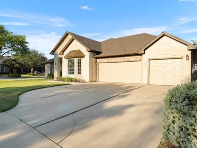 Living area at 19913 Dornick Hills LN - 4 bed 3 bath home