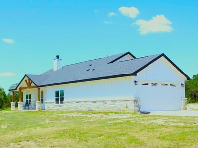 Property photo 2 at 19920 Old Burnet RD - 3 bed 2 bath home
