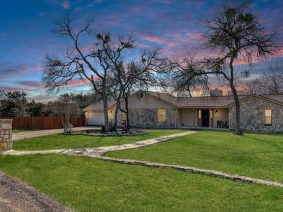 Living area at 20 Saddle Rock RDG - 3 bed 2 bath home