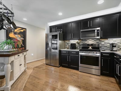 Property photo 2 at 200 Comal LN - 2 bed 2 bath home