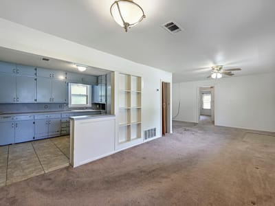 Primary bedroom at 200 E Tate ST - 2 bed 1 bath home