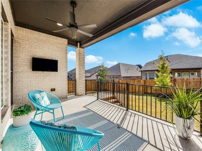 Living area at 200 Green Knoll Ln - 4 bed 3 bath home