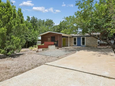 Property photo 2 at 200 La Vista ST - 2 bed 1 bath home