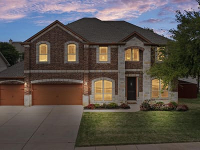Living area at 200 Lake Livingston DR - 5 bed 3 bath home