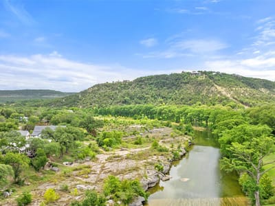 Living area at 200 Rim Rd - Wagon Wheel, Wimberley, TX