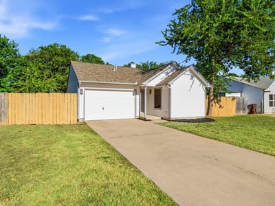 Property photo 2 at 2000 Andover DR - 3 bed 1 bath home