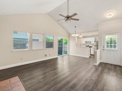Property photo 3 at 2000 Andover DR - 3 bed 1 bath home