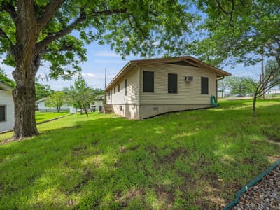 Living area at 2000 Cedar Ave - 3 bed 1 bath home