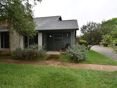 Living area at 2000 Millay DR - 3 bed 2 bath home