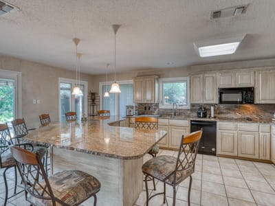Kitchen at 2000 Williams Lakeshore - 2 bed 3 bath home