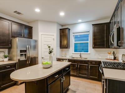 Property photo 3 at 2001 Tramson DR - 3 bed 3 bath home
