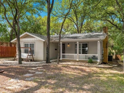 Property photo 2 at 2003 Woodmont Ave - 3 bed 2 bath home