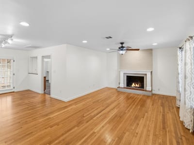 Property photo 4 at 2003 Woodmont Ave - 3 bed 2 bath home