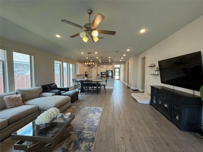 Living area at 2004 Stirling ST - 3 bed 2 bath home