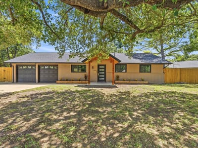 Photo 3 of 30 at 2004 Teakwood DR - 3 bed 2 bath home
