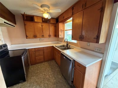 Kitchen at 2009 FM 1704 Rd - 2 bed 1 bath home