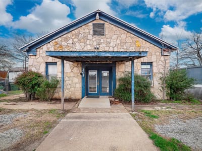 Bathroom at 201-205 S Highway 183 - Atkin Add, Leander, TX
