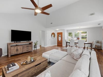 Living area at 201 N Rainbow Bridge DR - 3 bed 2 bath home