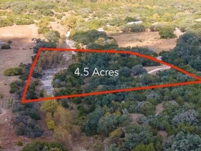 Living area at 201 Sycamore Valley Rd - Sycamore Valley, Dripping Springs, TX