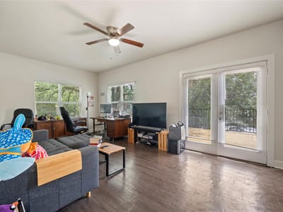 Primary bedroom at 201 W 31st ST Unit #H - 1 bed 1 bath home