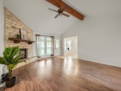 Photo 3 of 21 at 201 Woodstone DR - 3 bed 2 bath home