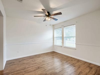 Photo 4 of 21 at 201 Woodstone DR - 3 bed 2 bath home