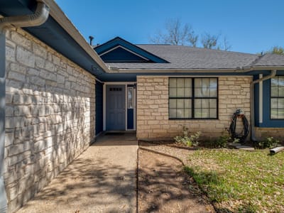 Property photo 4 at 2010 Lark LN - 3 bed 2 bath home