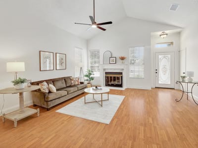 Property photo 4 at 2012 Castle View DR - 3 bed 2 bath home