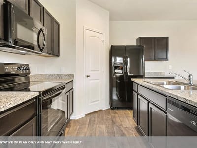 Property photo 5 at 20135 Heinrich LN - 3 bed 2 bath home