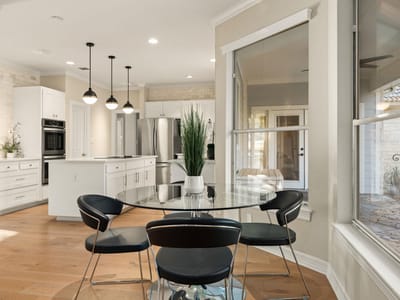 Living area at 2016 Lakeway Blvd - 4 bed 2 bath home