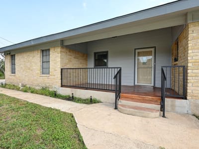 Photo 2 - 2018 Chaparral Park RD Photo 2 of 26 at 2018 Chaparral Park RD - 3 bed 2 bath home