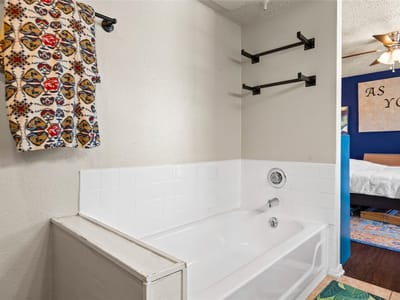 Primary bedroom at 2018 W Rundberg LN Unit #4B - 2 bed 2 bath home