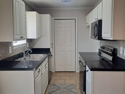 Kitchen at 2018 W Rundberg LN Unit #9B - 2 bed 2 bath home