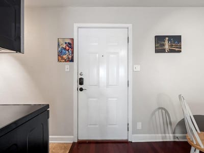 Living area at 2020 S Congress Ave Unit #1122 - 1 bed 1 bath home